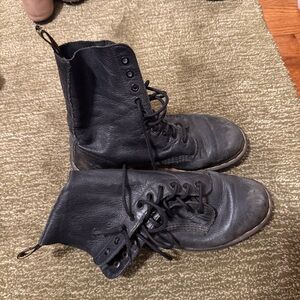 Dr. Martens 10 eye black virginia boots new 9/41